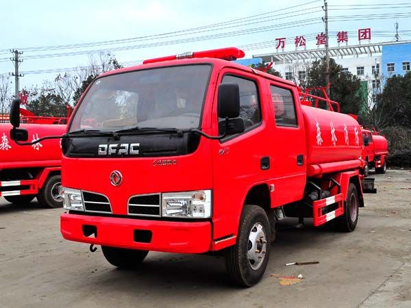 東風雙排座消防灑水車